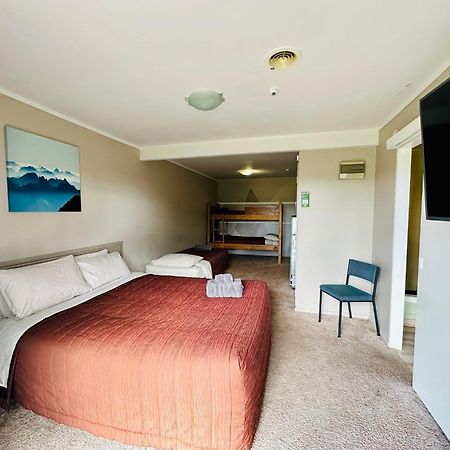 The Crossing Lodge & Backpackers Erua Екстериор снимка