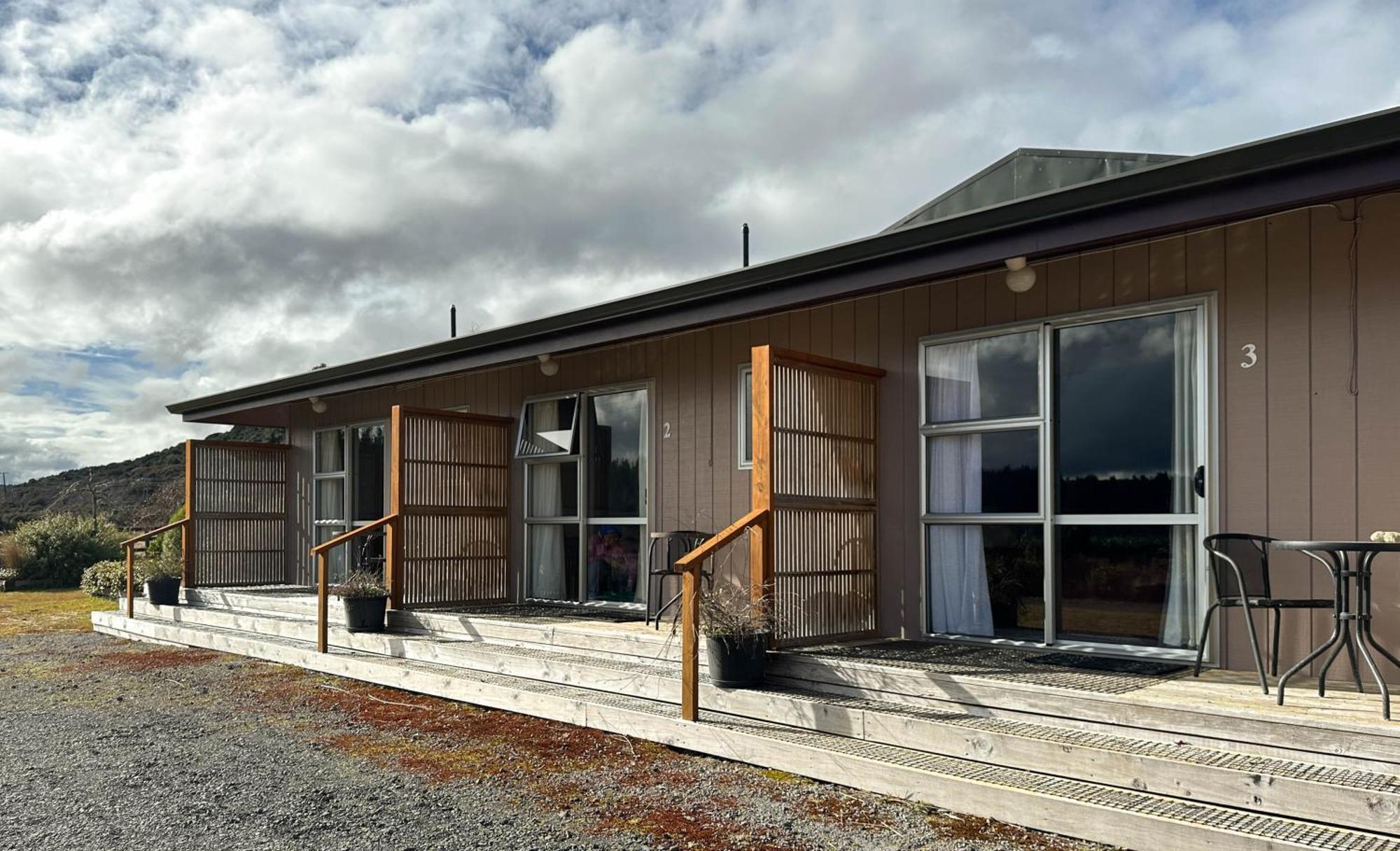The Crossing Lodge & Backpackers Erua Екстериор снимка