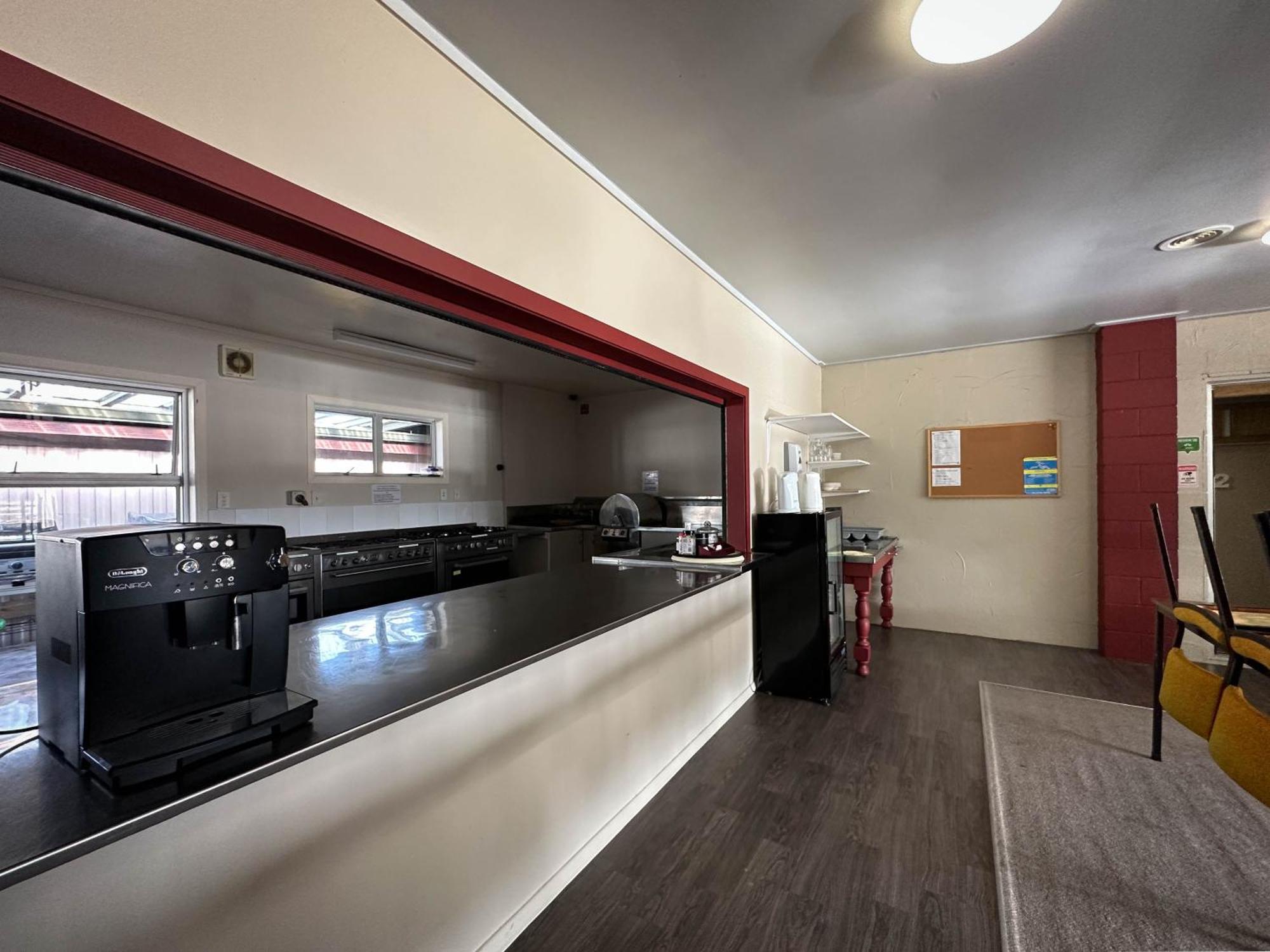 The Crossing Lodge & Backpackers Erua Екстериор снимка