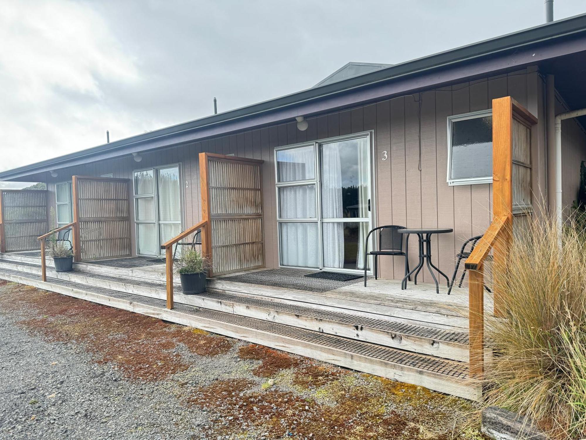 The Crossing Lodge & Backpackers Erua Екстериор снимка