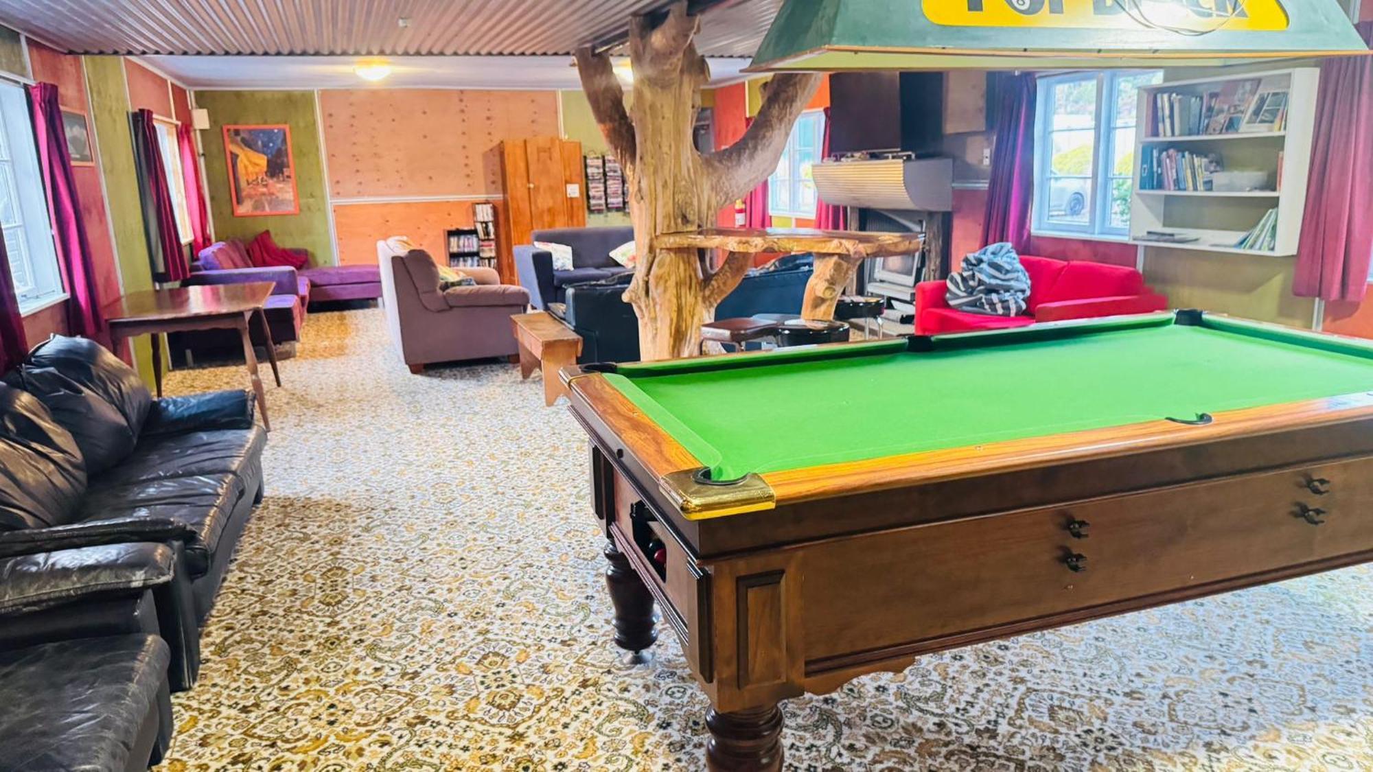 The Crossing Lodge & Backpackers Erua Екстериор снимка