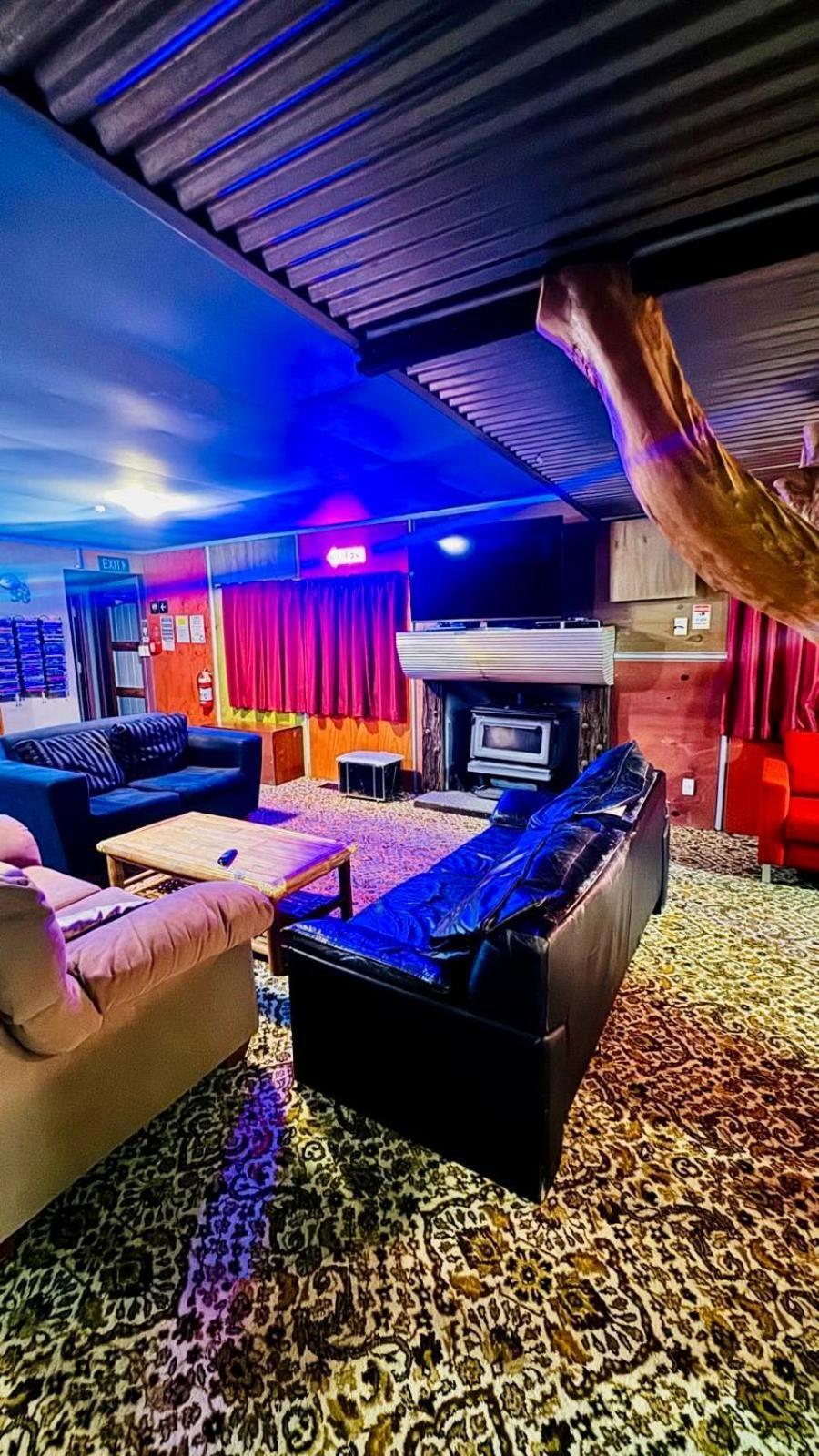 The Crossing Lodge & Backpackers Erua Екстериор снимка