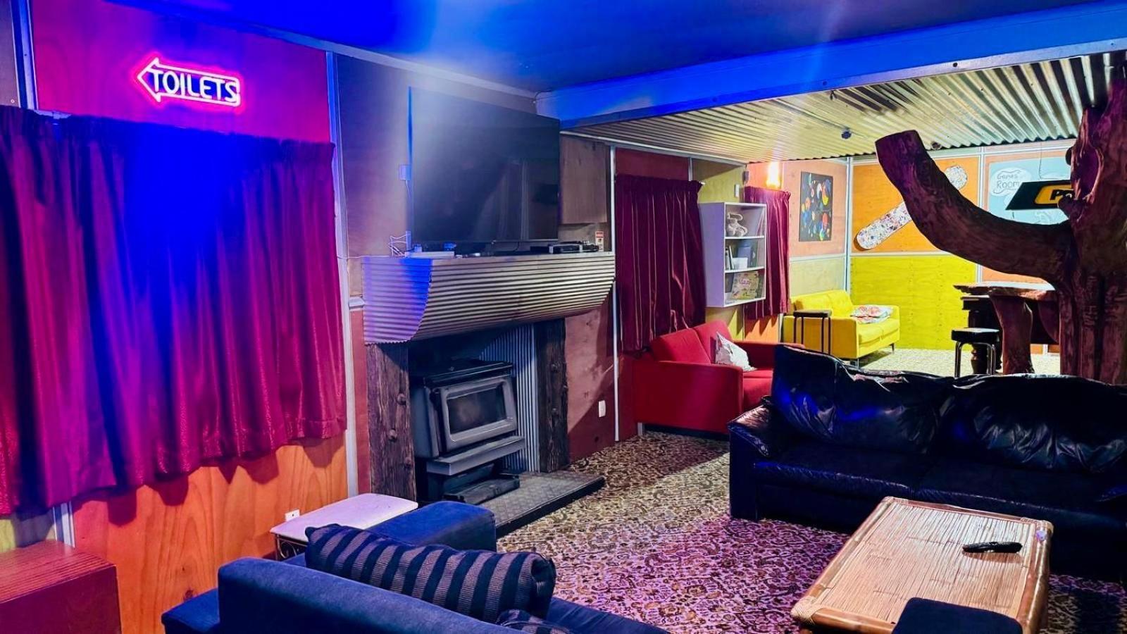 The Crossing Lodge & Backpackers Erua Екстериор снимка