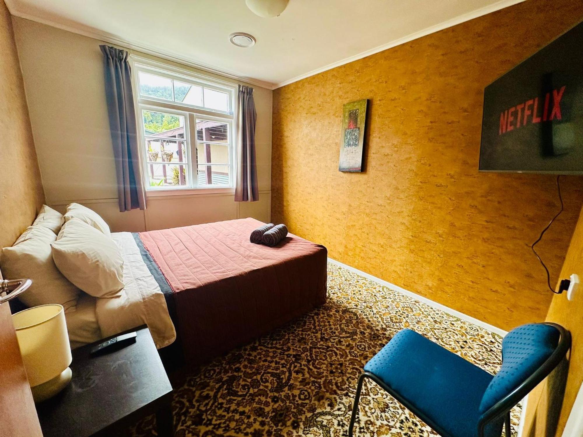 The Crossing Lodge & Backpackers Erua Екстериор снимка